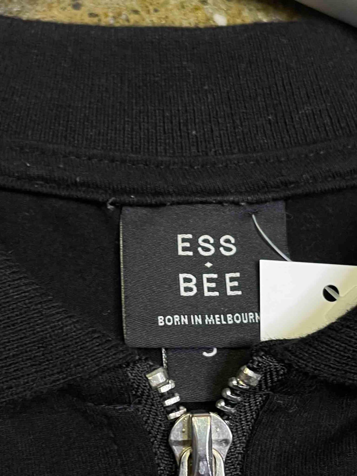 Size 3 (L) | ESS.BEE Half Zip Top