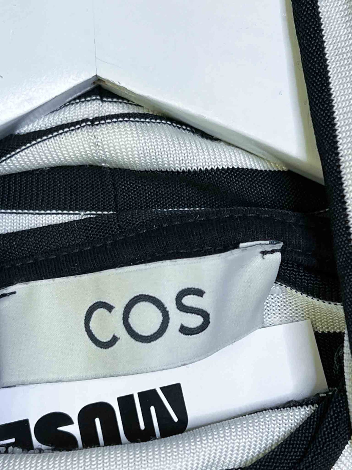 Size L | COS Black and White Skivvy