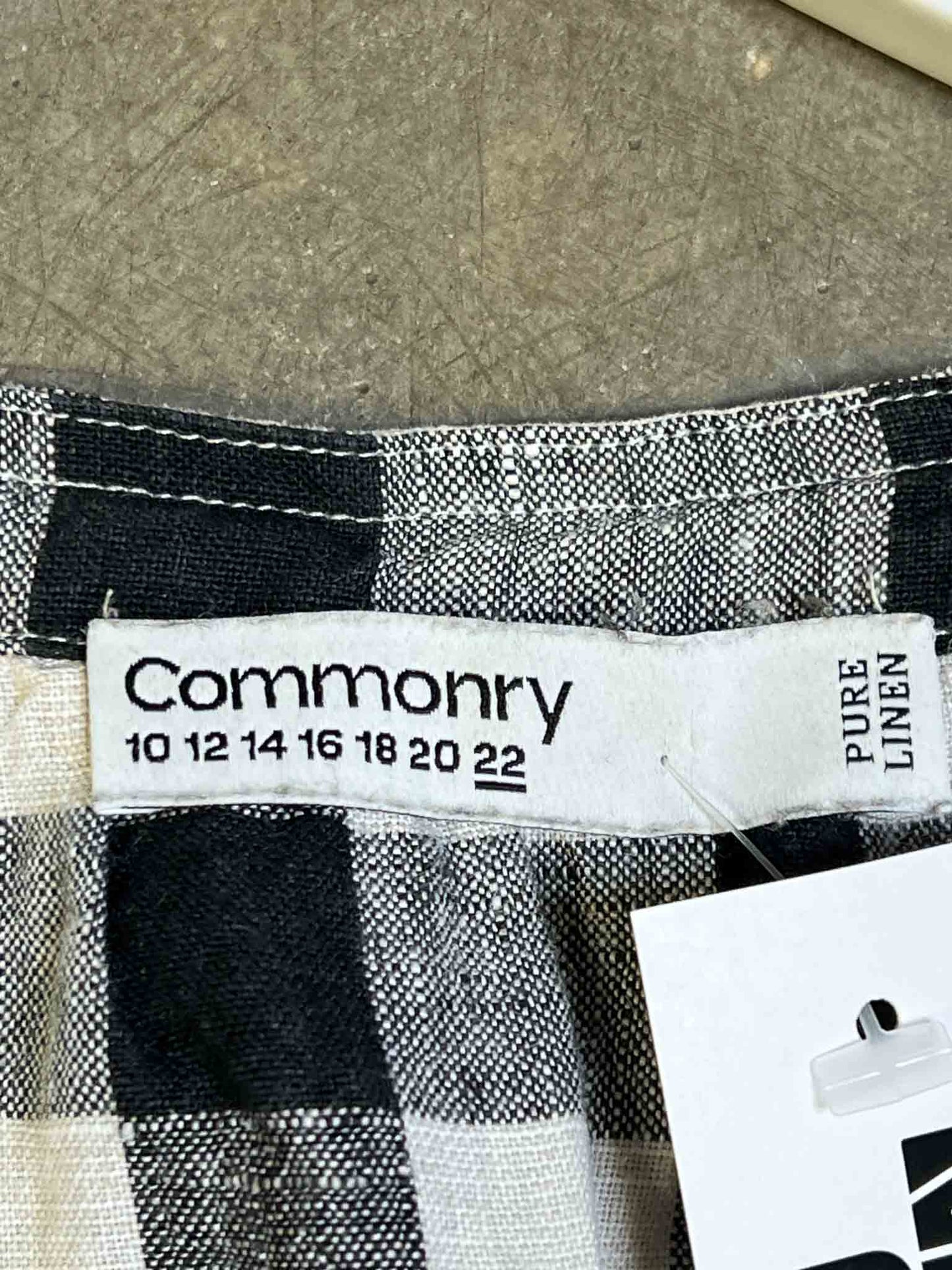 Size 22 | Commonry Checkered Linen Top