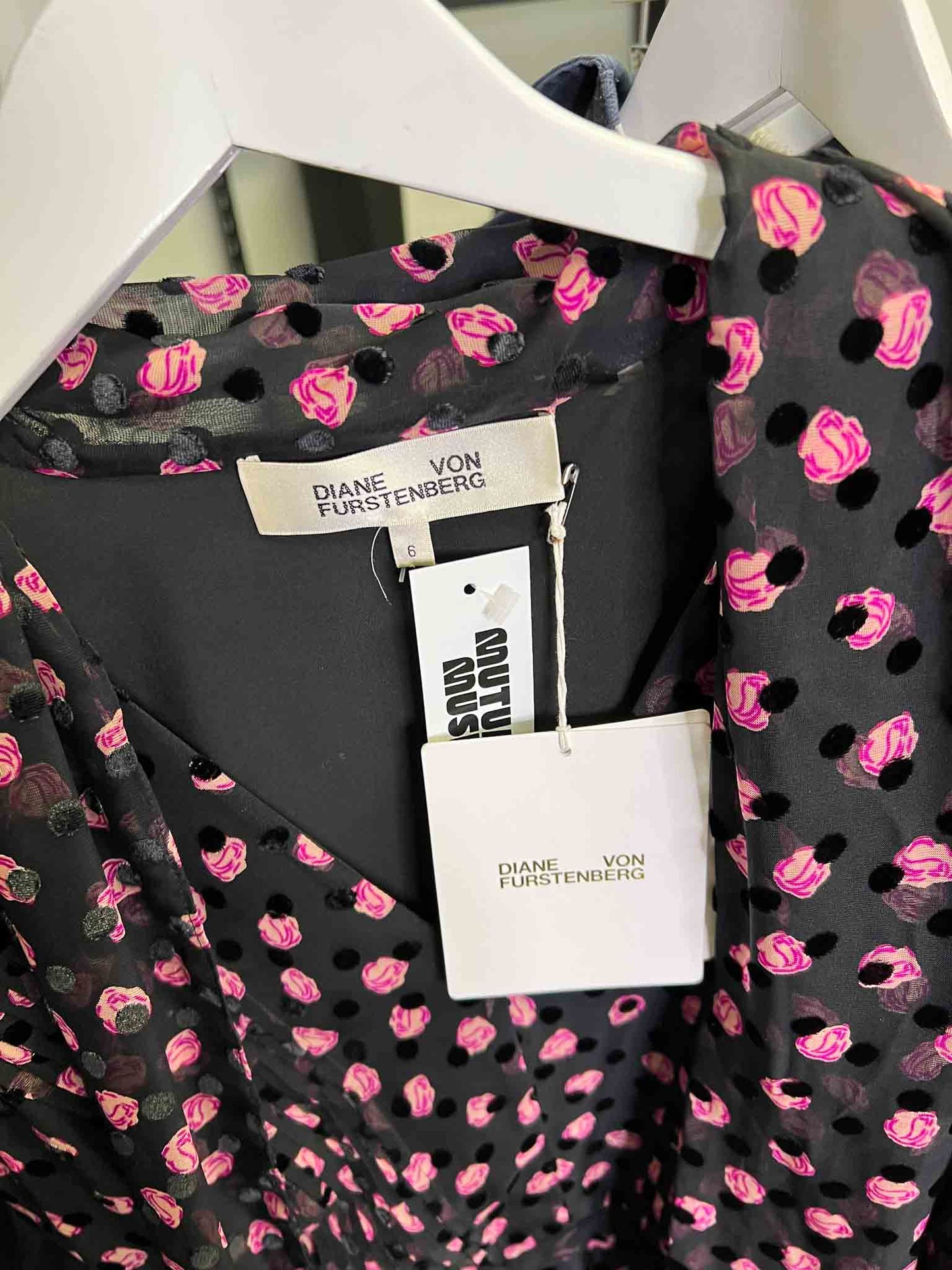 Size 6 (10) | Diane von Furstenberg Aleka Silk Tie Neckline Dress