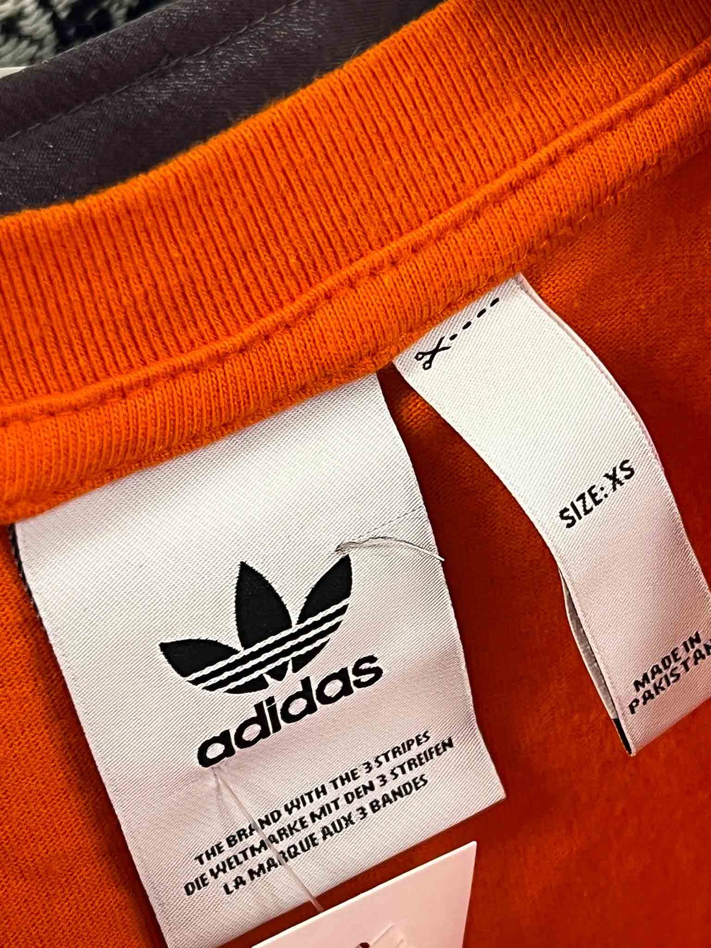 Size XS | Adidas 3 Stripes T-shirt