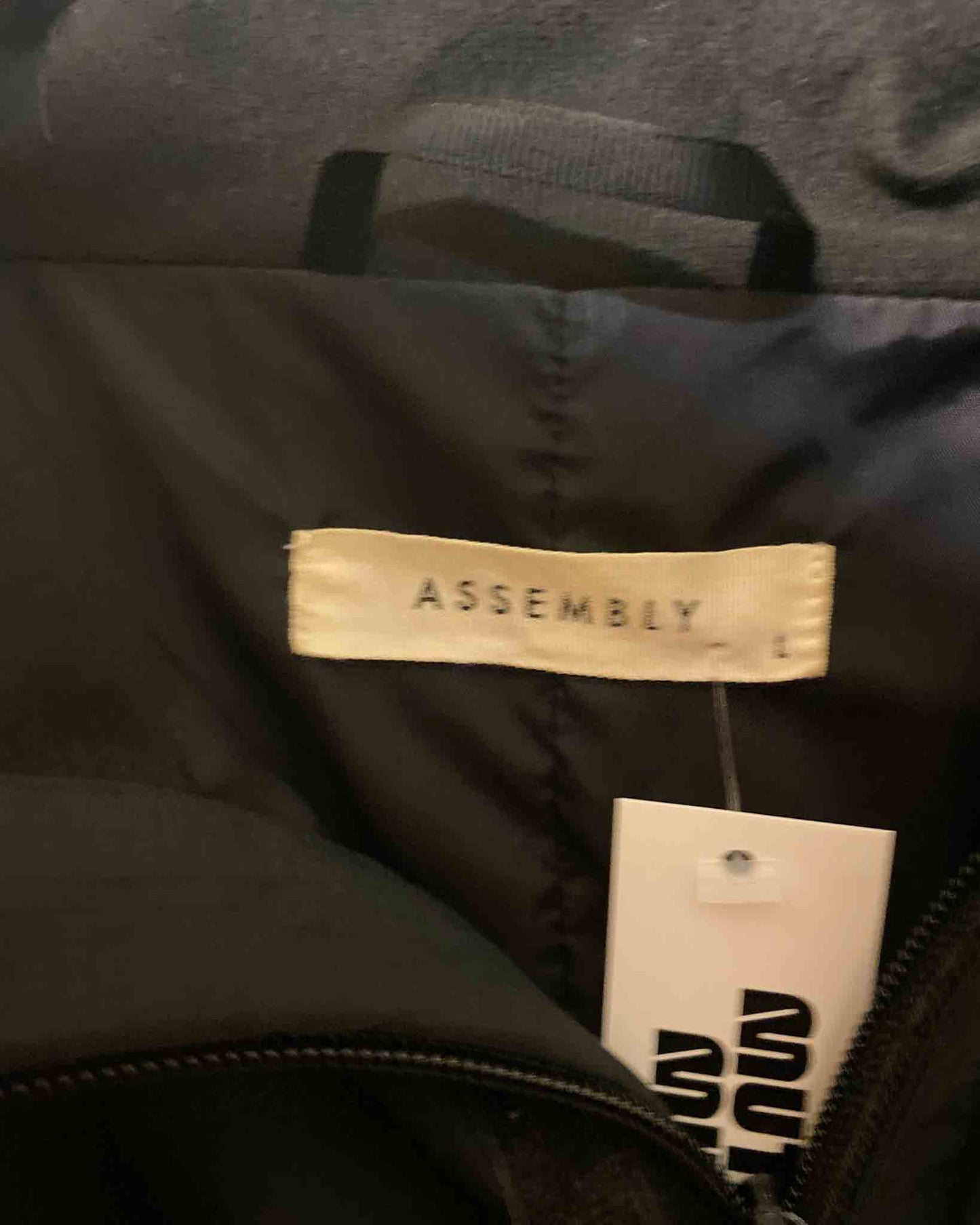 Size L | Assembly Label Nylon Hooded Jacket