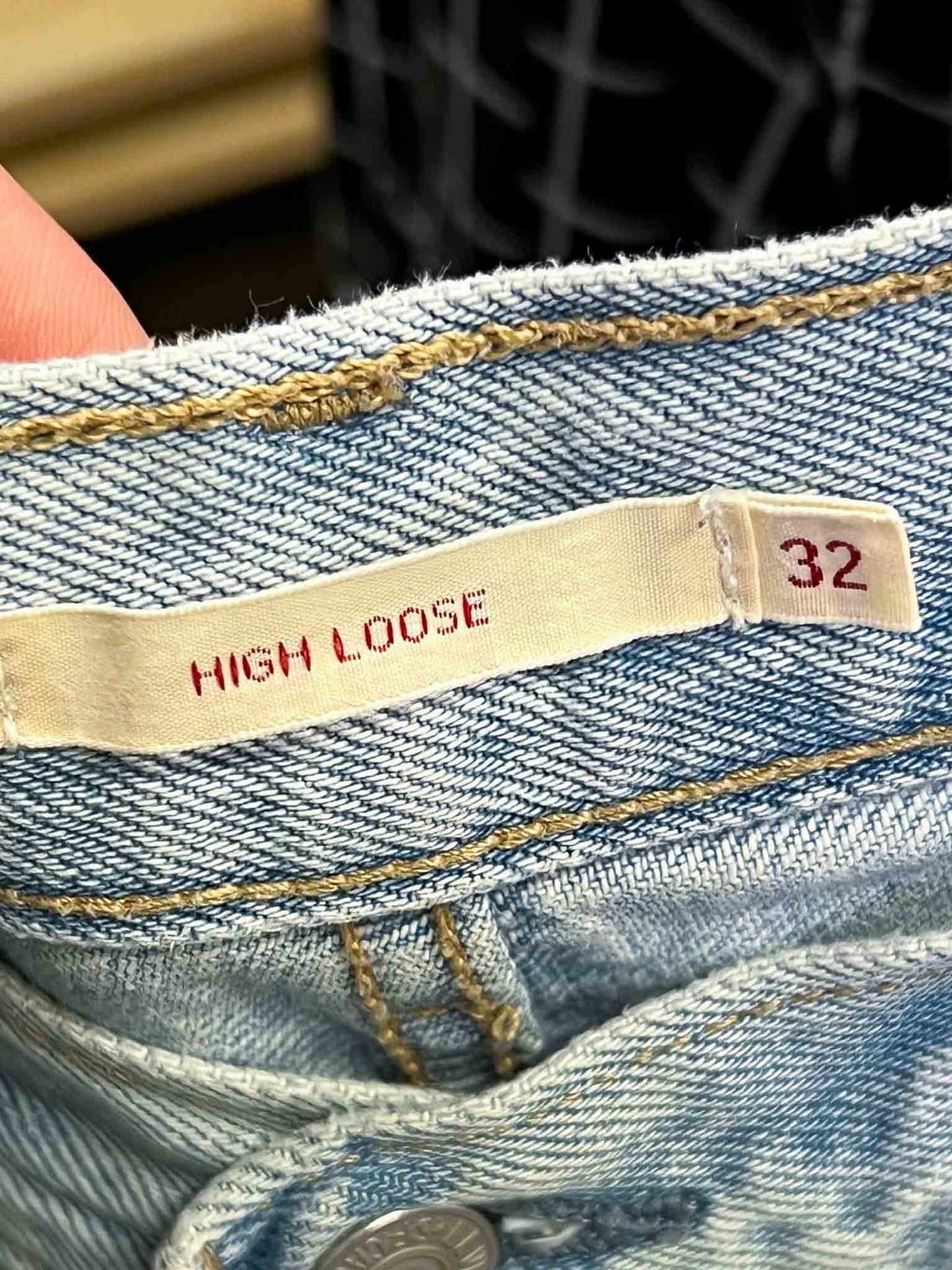 Size 32 | Levi's High Loose Jeans