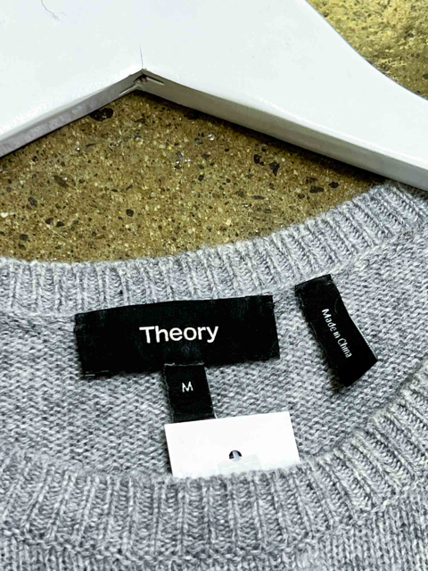Size M | Theory Knit Top