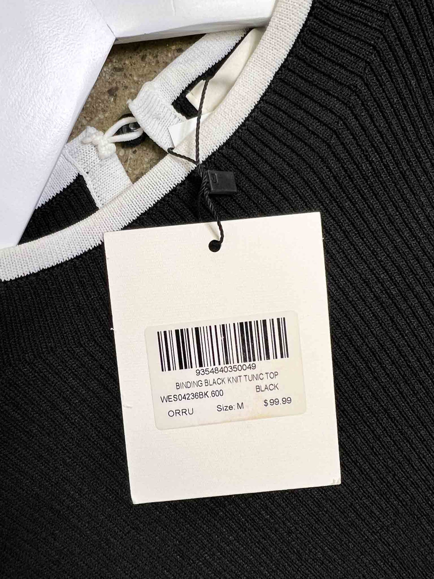 Size M | Dissh Binding Black Knit Tunic With Tags