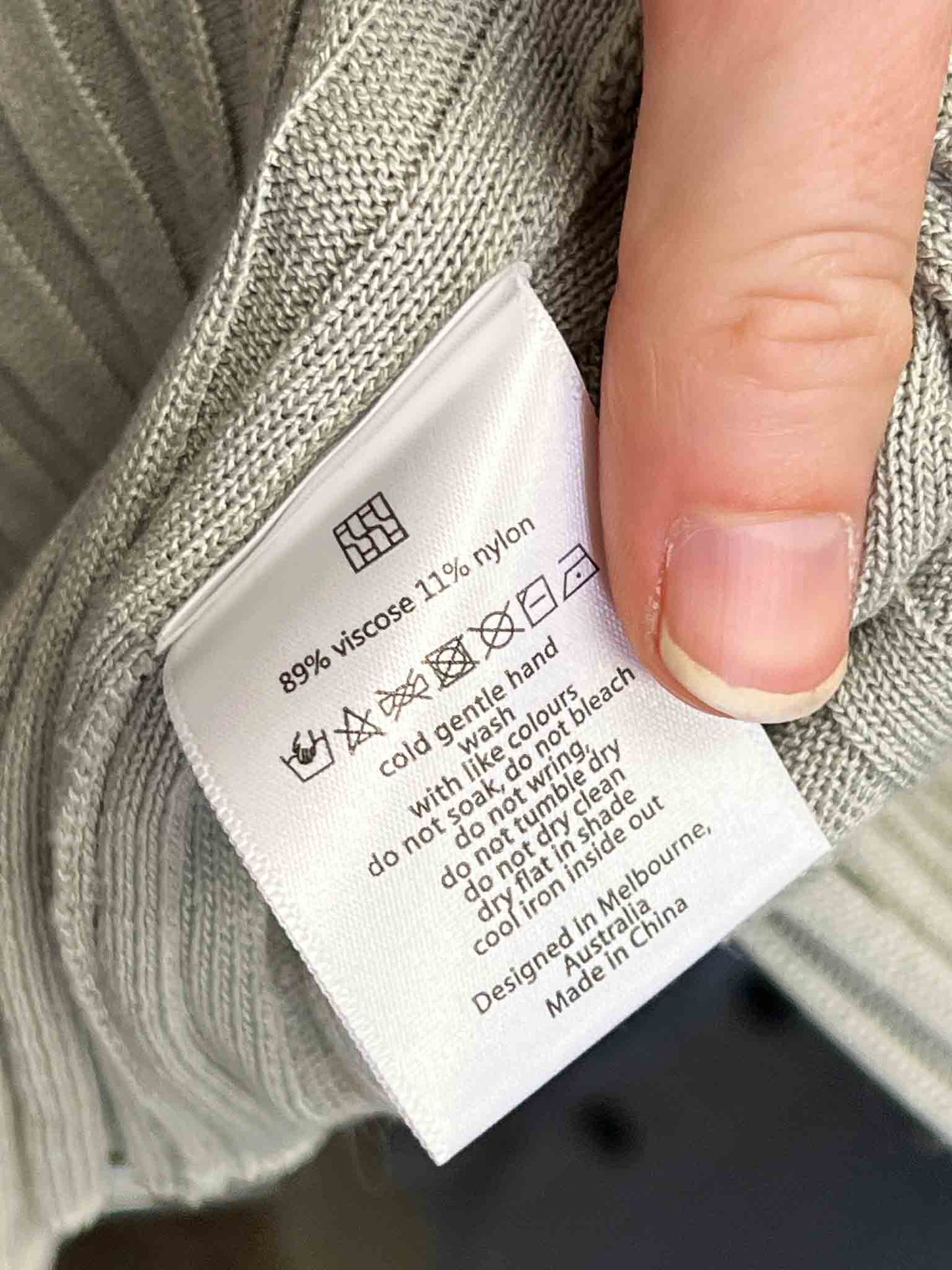 Size 10 | Henne Ribbed Button Down Top